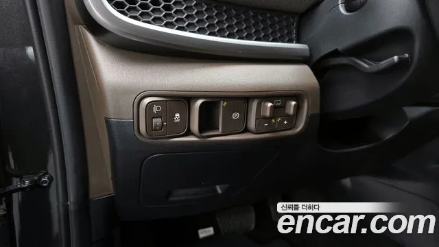 Kia Tasman Tasman 2.5T Бензин 4WD — Фото автомобиля 16