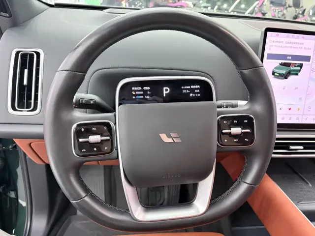 Li Auto L8 — Фото автомобиля 10