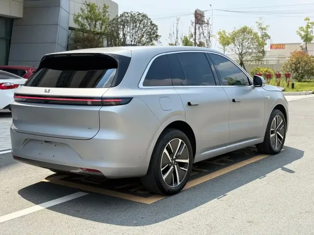 Li Auto L6 — Фото автомобиля 19