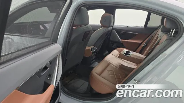 BMW 5-Series 5 серия (G60) 530i xDrive M Sport — Фото автомобиля 11
