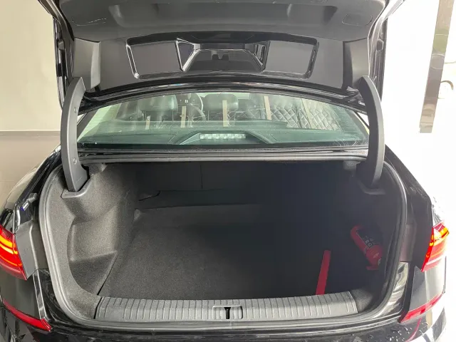 Volkswagen Passat — Фото автомобиля 21