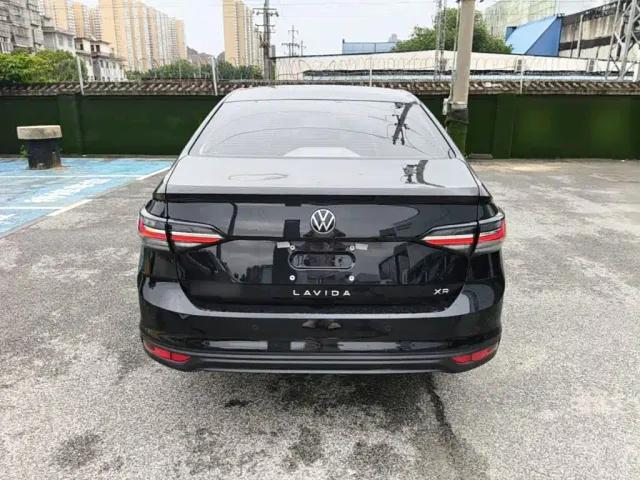 Volkswagen Lavida — Фото автомобиля 5