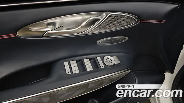 Genesis GV70 — Фото автомобиля 24