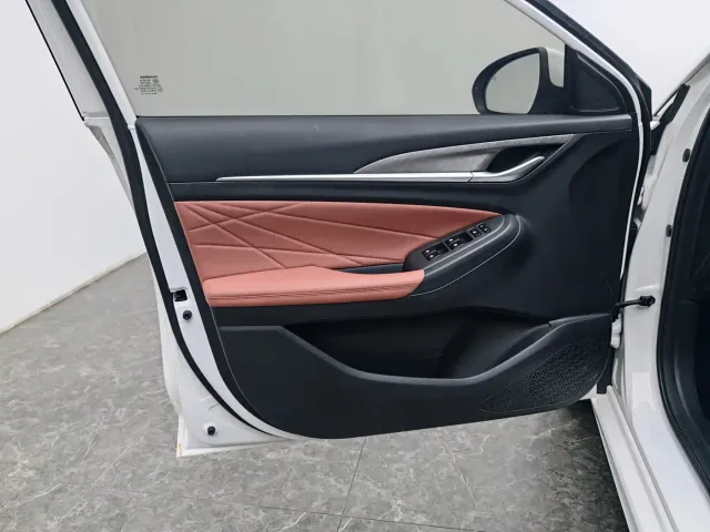 Changan Eado — Фото автомобиля 19
