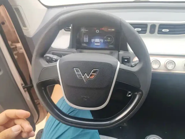 Wuling Hongguang Mini EV — Фото автомобиля 10