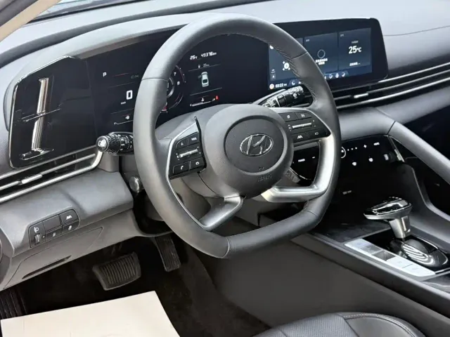 Hyundai Elantra — Фото автомобиля 7