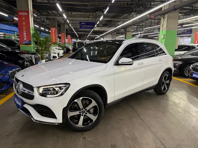 Фотография автомобиля — Mercedes-Benz GLC-Class