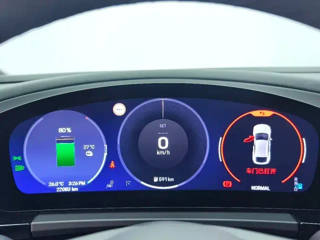 Porsche Macan EV — Фото автомобиля 13