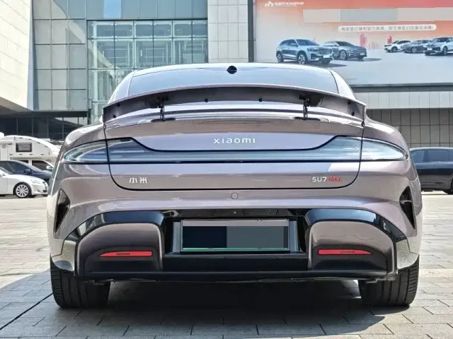 Xiaomi SU7 — Фото автомобиля 8