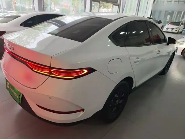 BYD Qin PLUS — Фото автомобиля 6