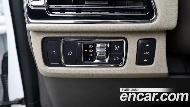 Lincoln Navigator 4th Gen — Фото автомобиля 14