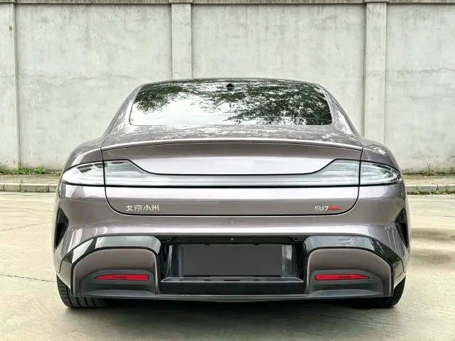 Xiaomi SU7 — Фото автомобиля 8