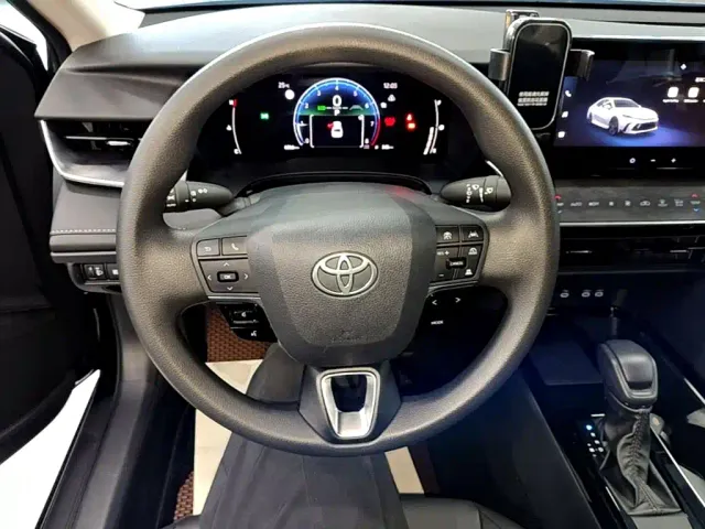Toyota Camry — Фото автомобиля 10