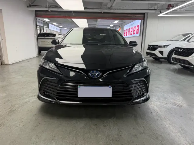 Toyota Camry — Фото автомобиля 2