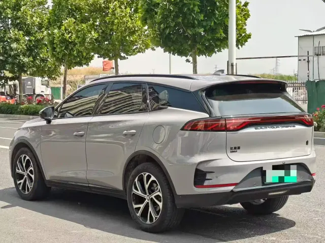 BYD Tang — Фото автомобиля 7