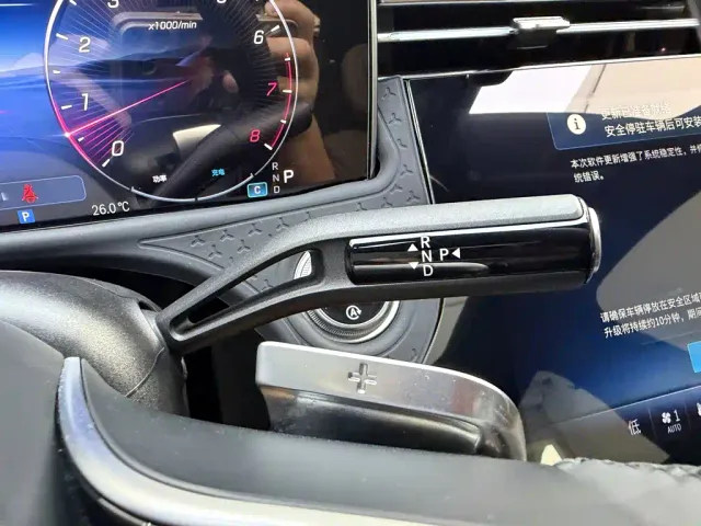 Mercedes-Benz E-Class — Фото автомобиля 19