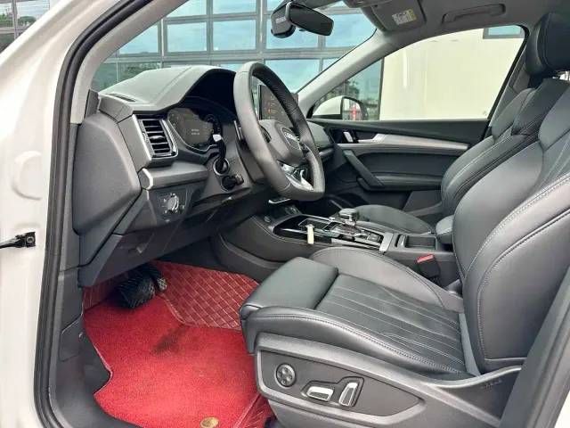 Audi Q5L — Фото автомобиля 4