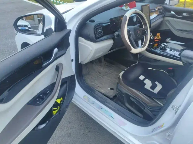 BYD Qin PLUS — Фото автомобиля 12