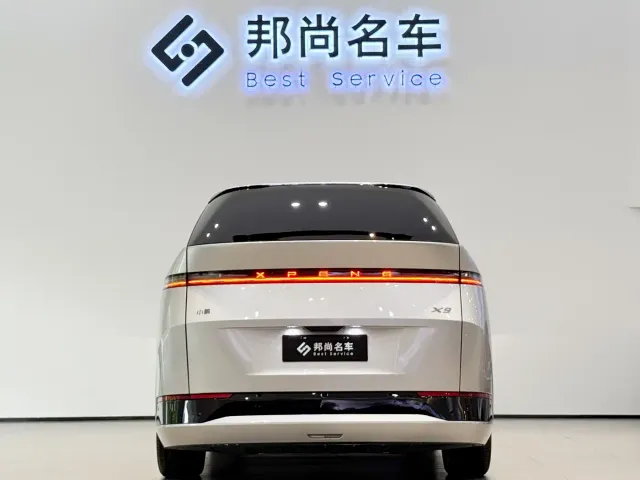 Xpeng X9 — Фото автомобиля 26