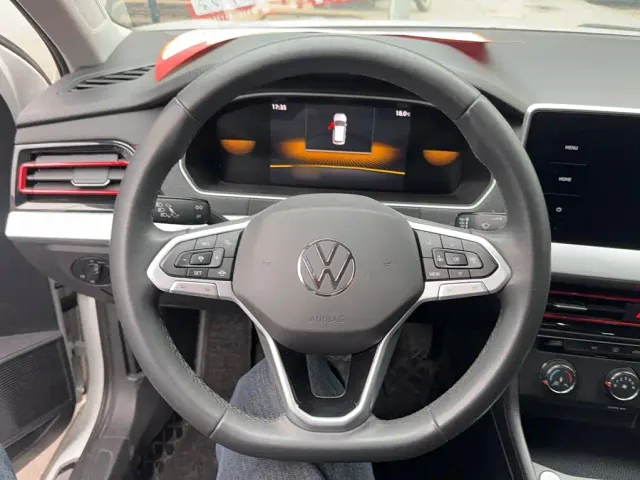 Volkswagen Lavida — Фото автомобиля 2