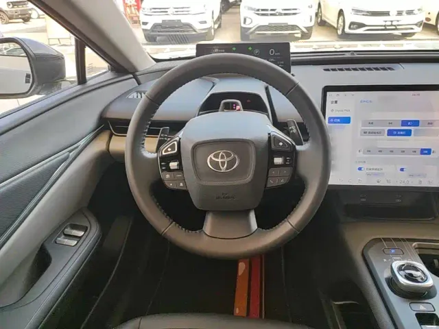 Toyota bZ5 — Фото автомобиля 10