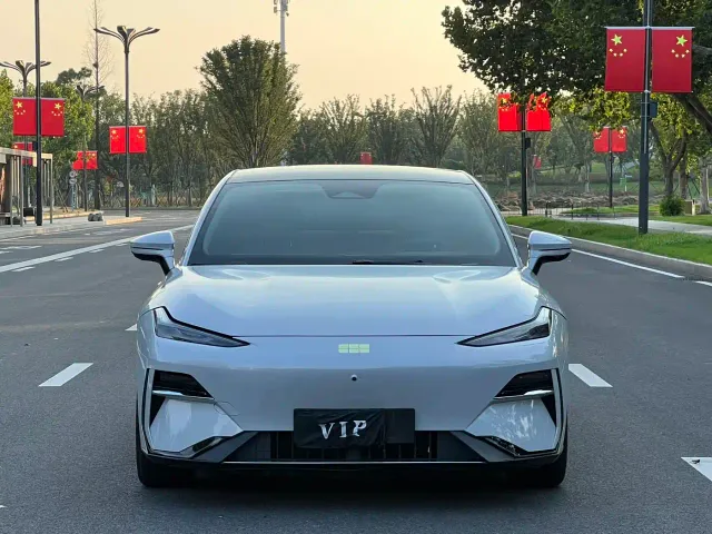 Geely Galaxy E8 — Фото автомобиля 2