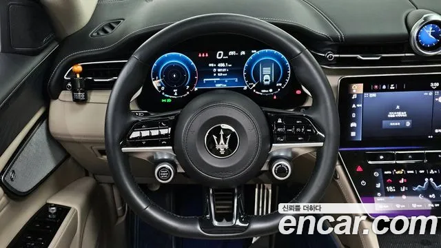 Maserati Grecale — Фото автомобиля 13