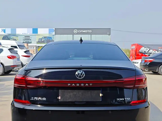 Volkswagen Passat — Фото автомобиля 8
