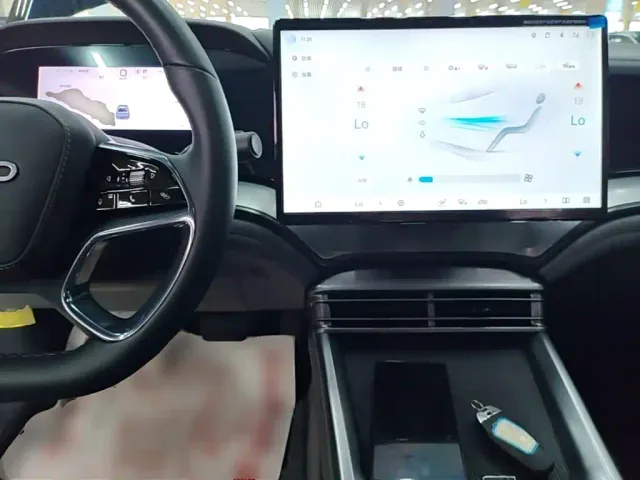 BYD Seal 07 DM-i — Фото автомобиля 9