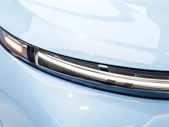Li Auto L7 — Фото автомобиля 11