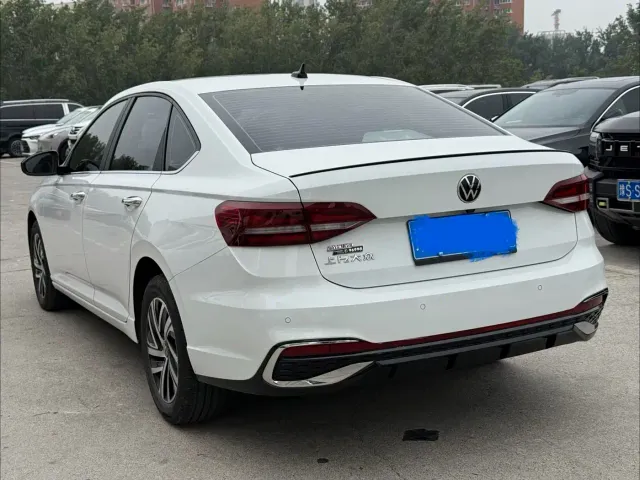 Volkswagen Lavida — Фото автомобиля 9