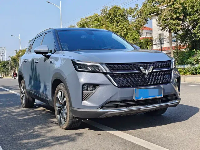 Wuling Asta — Фото автомобиля 3