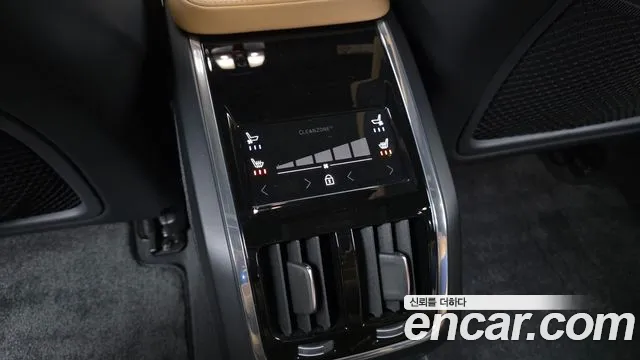 Volvo S90 — Фото автомобиля 24