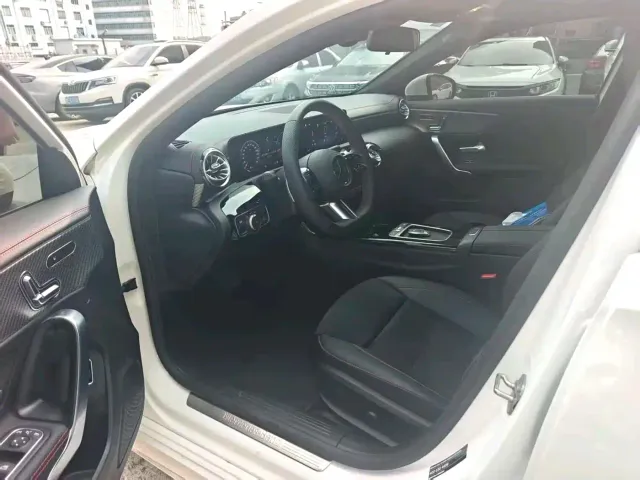 Mercedes-Benz A-Class — Фото автомобиля 3