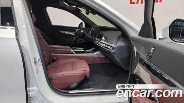 BMW 7-Series 7 серия (G70) 740i xDrive M Sport — Фото автомобиля 11