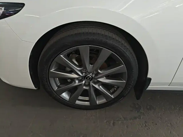 Mazda Axela — Фото автомобиля 22