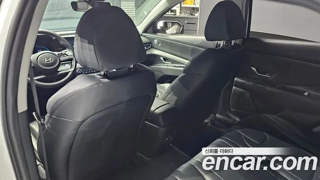 Hyundai Avante CN7 — Фото автомобиля 16