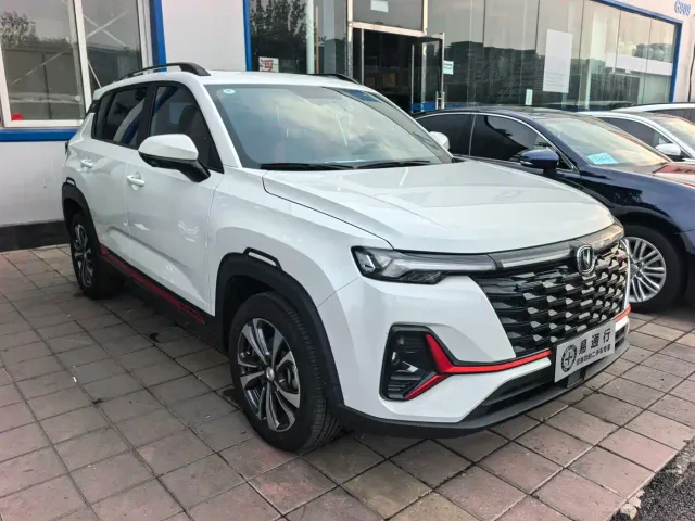 Changan CS35 Plus — Фото автомобиля 3