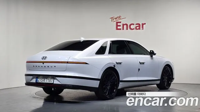 Hyundai Grandeur GN7 — Фото автомобиля 2