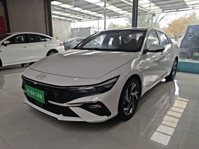 Фотография автомобиля — Hyundai Elantra