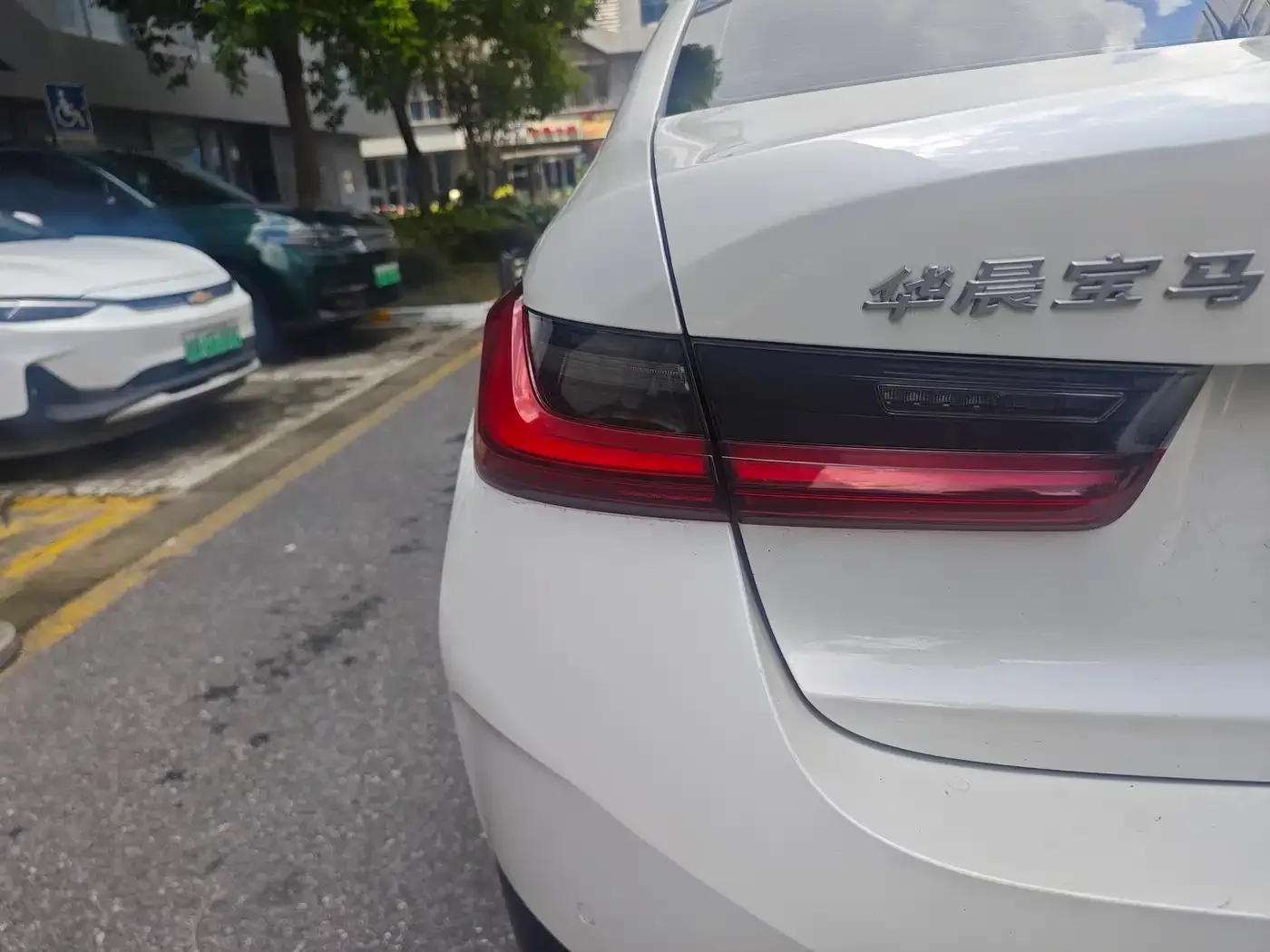 BMW BMW i3 2022 eDrive 35 L — Фото автомобиля 12