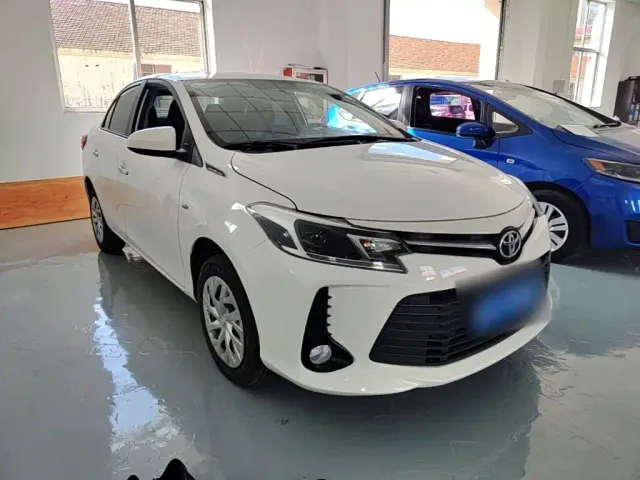 Toyota Vios — Фото автомобиля 3