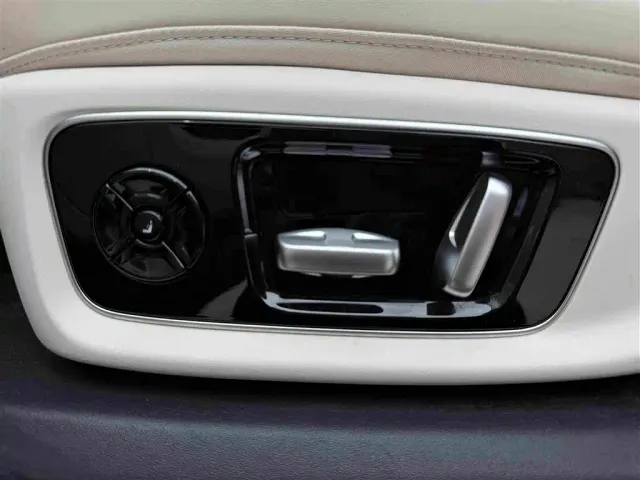 Li Auto L9 — Фото автомобиля 15