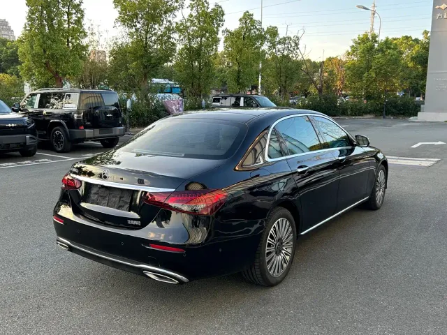 Mercedes-Benz E-Class — Фото автомобиля 15