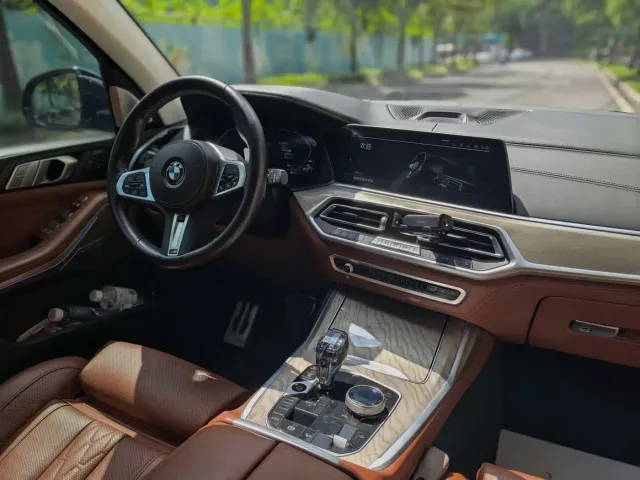 BMW X7 — Фото автомобиля 9