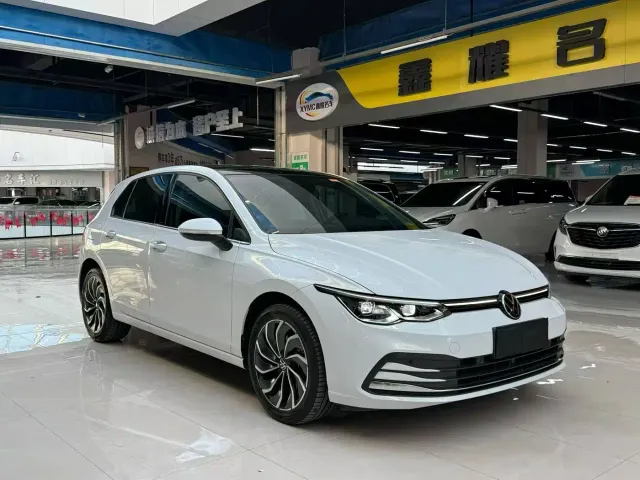 Volkswagen Golf — Фото автомобиля 2