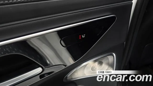 Mercedes-Benz E-Class — Фото автомобиля 6