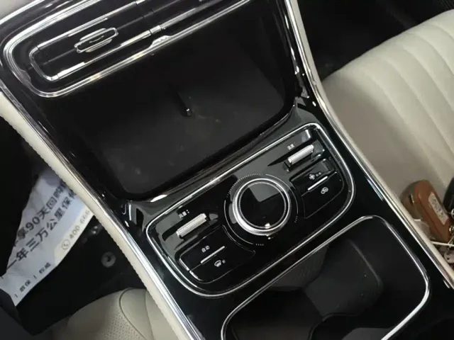 Geely Galaxy Stellar 6 — Фото автомобиля 13