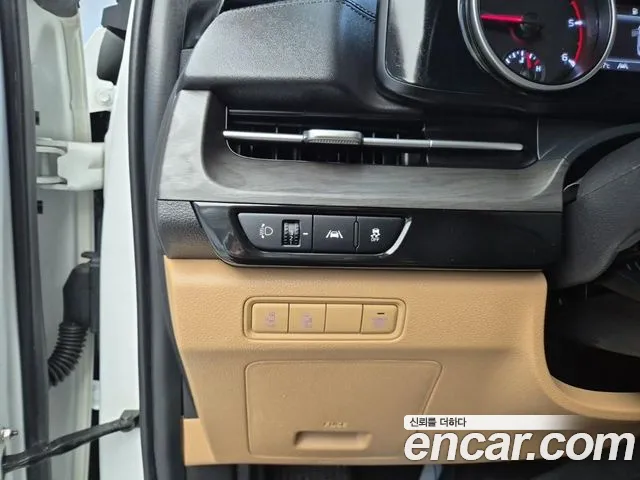 Kia Canival Carnival 4 поколение Дизель 9 мест Prestige — Фото автомобиля 17