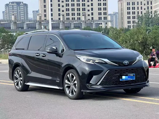 Toyota Granvia — Фото автомобиля 3